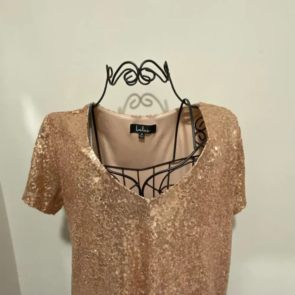 LULU’s Sequined Mini Dress SIZE MEDIUM Peach Short Sleeve V-Neck Cocktail Dress - Picture 3 of 8